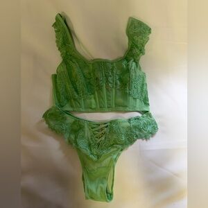 Victoria’s Secret dream angels clueless Green Lace Lingerie corset bra thong Set